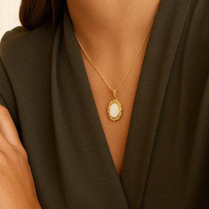 [AuraEcho]Roselle Vintage Mother Of Pearl Pendant