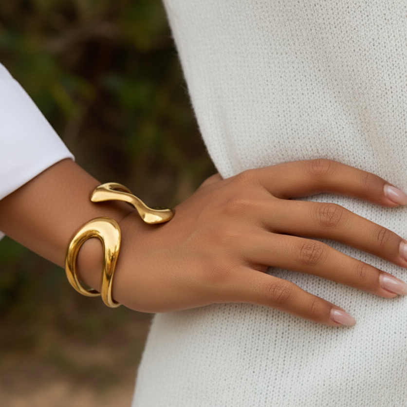 [AuraEcho]Lulu Sculpted Gold Bangle