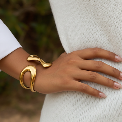 [AuraEcho]Lulu Sculpted Gold Bangle