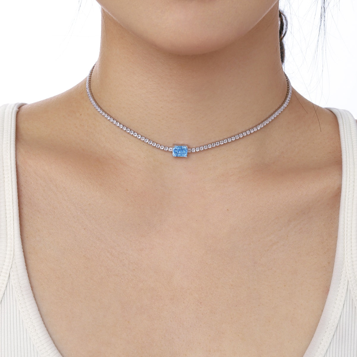 [AuraEcho]2.0 carat Ornate Emerald Cut Necklace