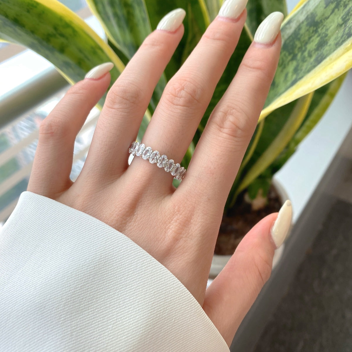 [AuraEcho]Ornate Oval Cut Tennis Ring