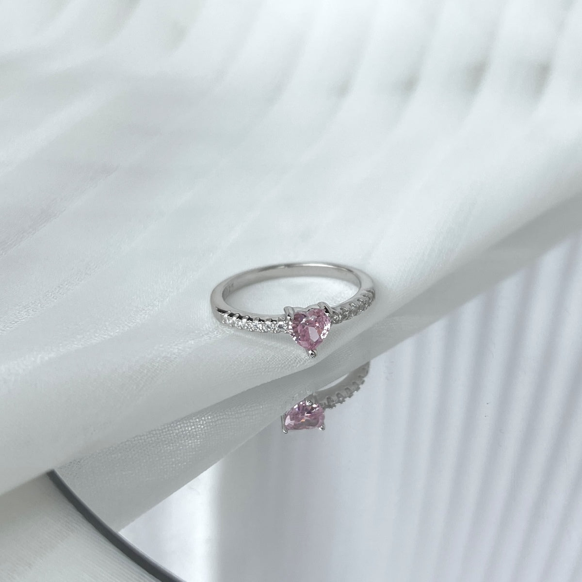 [AuraEcho]0.5 Carat CaratEternity Charming Heart Shape Lover Ring