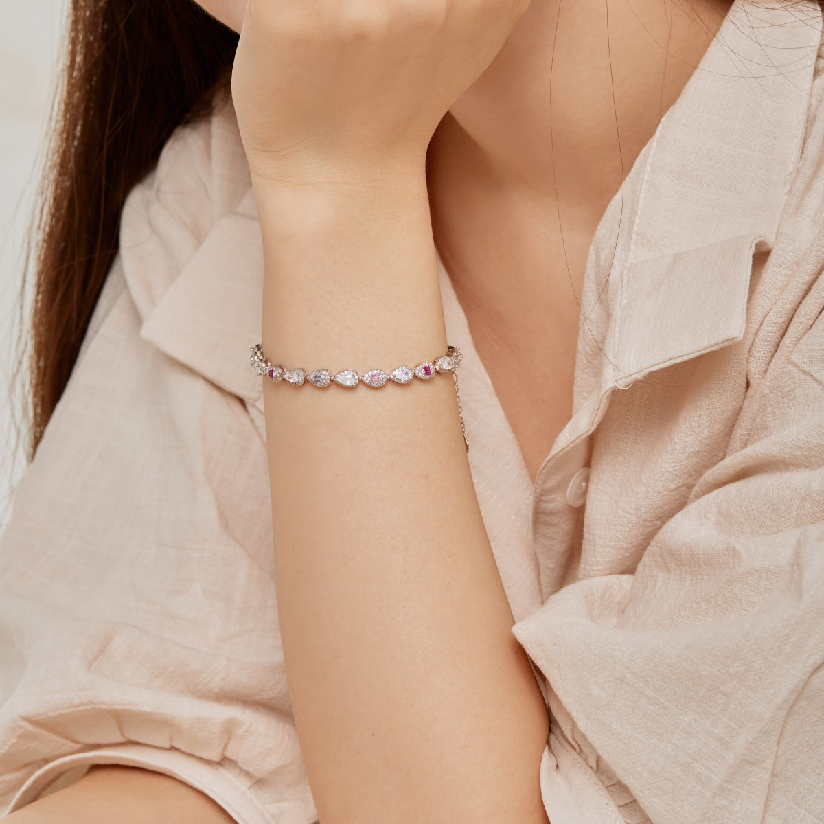 [AuraEcho]0.25 Carat Radiant Water Drop Shape Daily Bracelet