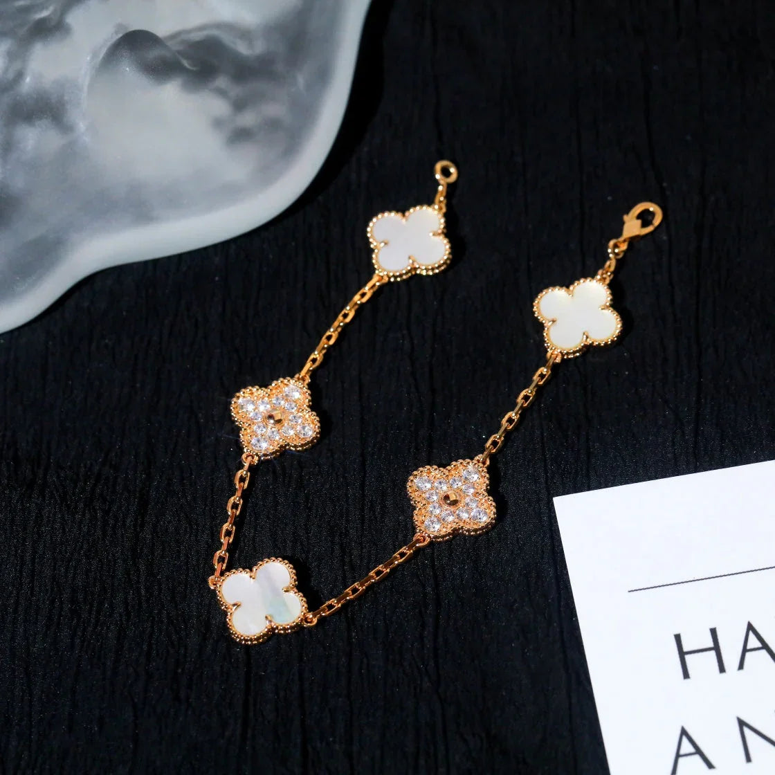 [AuraEcho]CLOVER WHITE PEARL MOP 5 MOTIF BRACELET COLLECTION