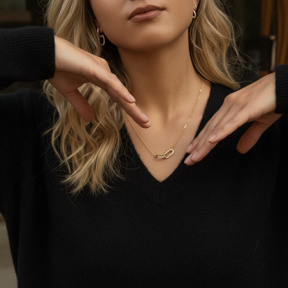 [AuraEcho]Zoelle Interlocking Diamond Pendant