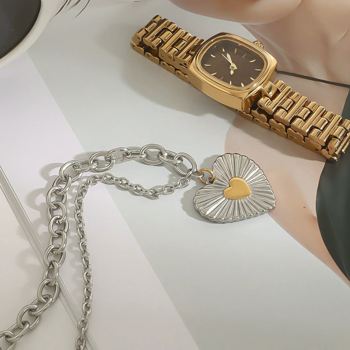 [AuraEcho]Judith Two Tone Heart Pendant