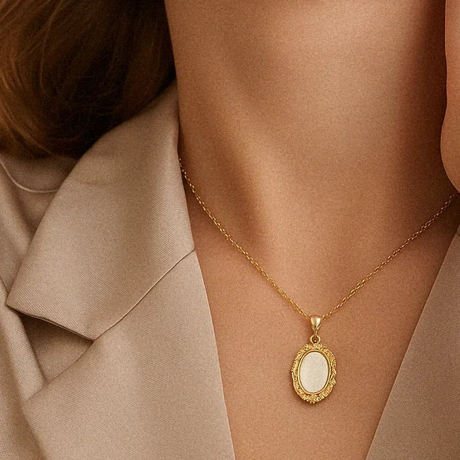[AuraEcho]Roselle Vintage Mother Of Pearl Pendant