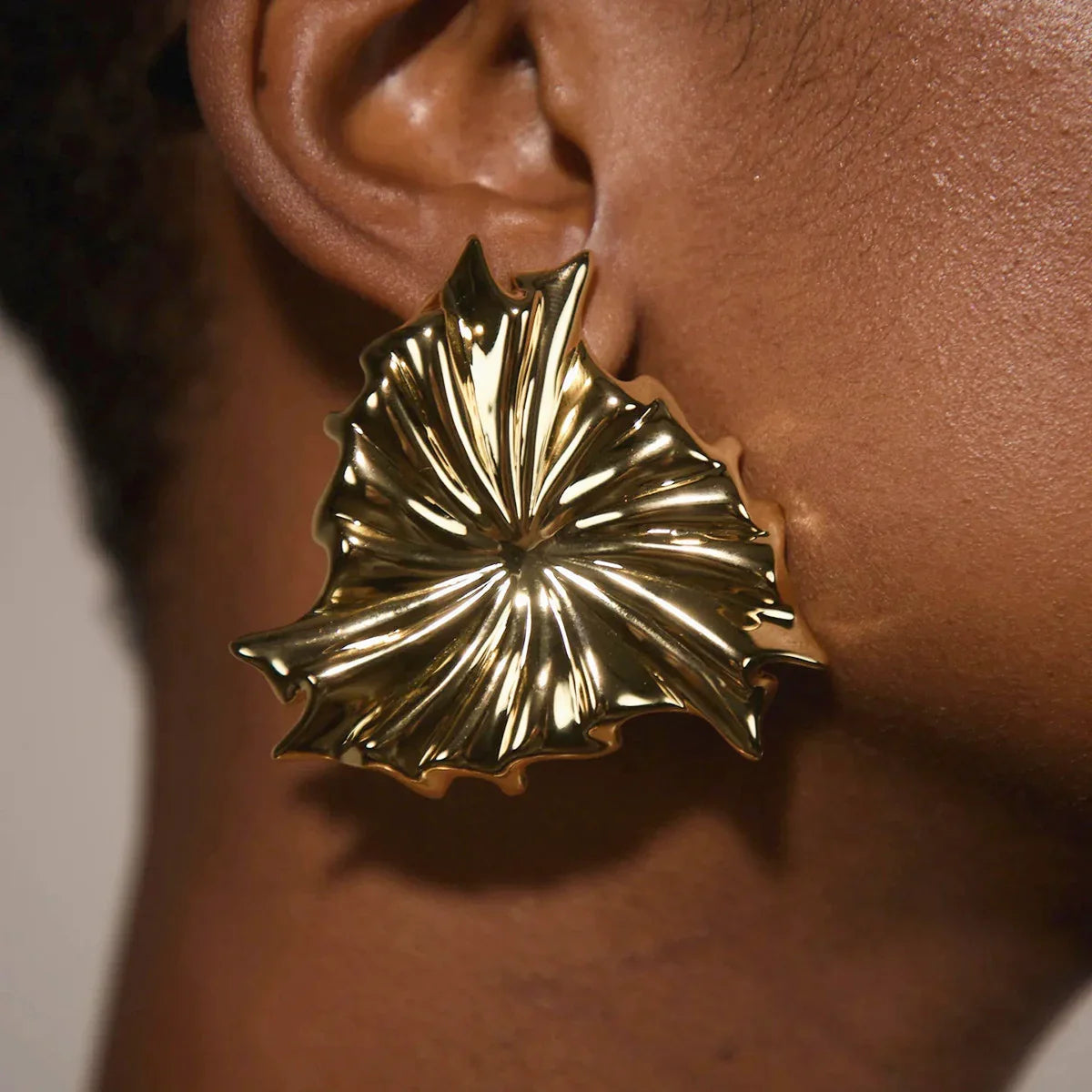 [AuraEcho]Rafaela Sculpted Petal Gold Earrings