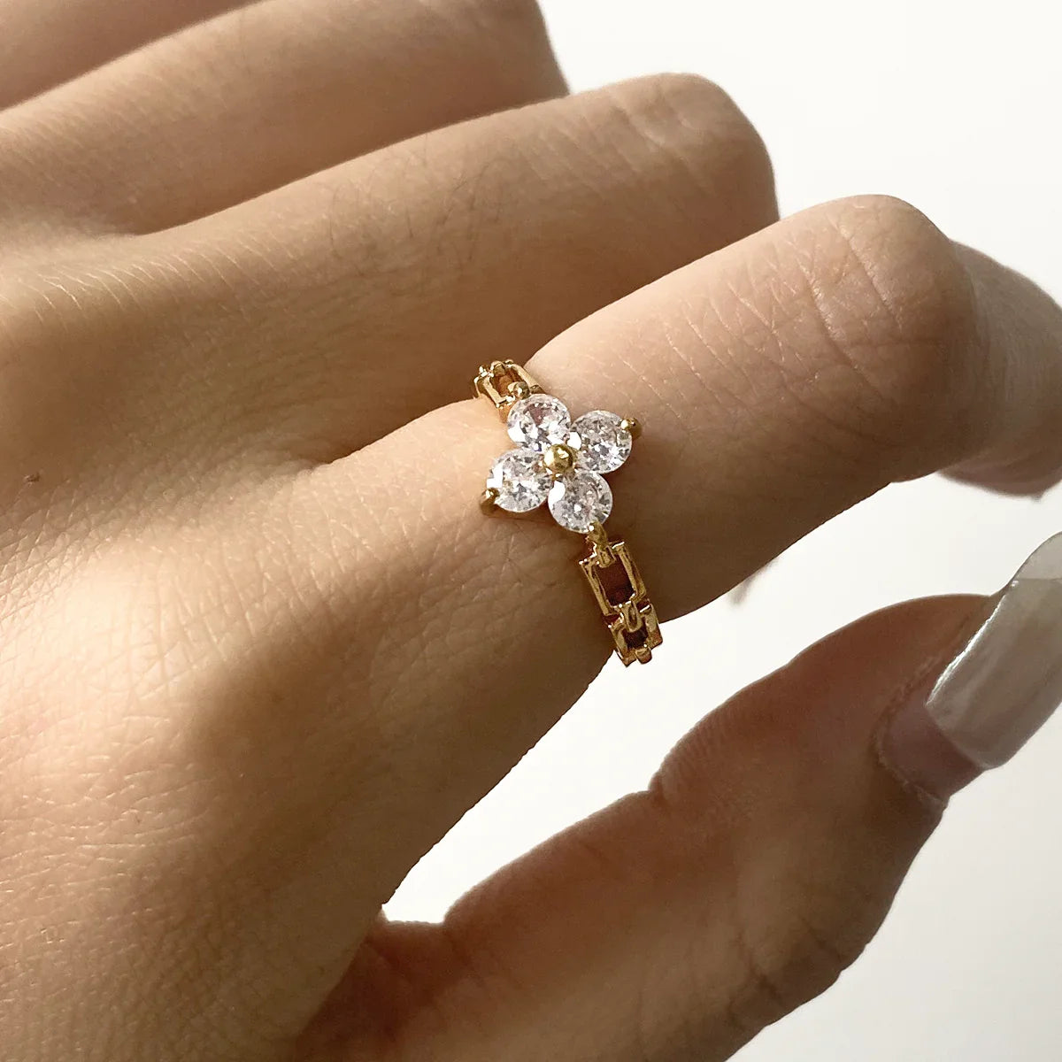 [AuraEcho]Clestine Diamond Petal Ring