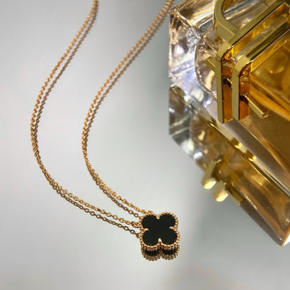 [AuraEcho]CLOVER 15MM BLACK ONYX SINGLE FLOWER NECKLACE