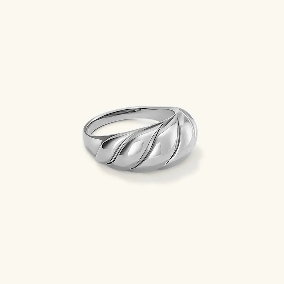 [AuraEcho]Lorelei Gold Croissant Ring