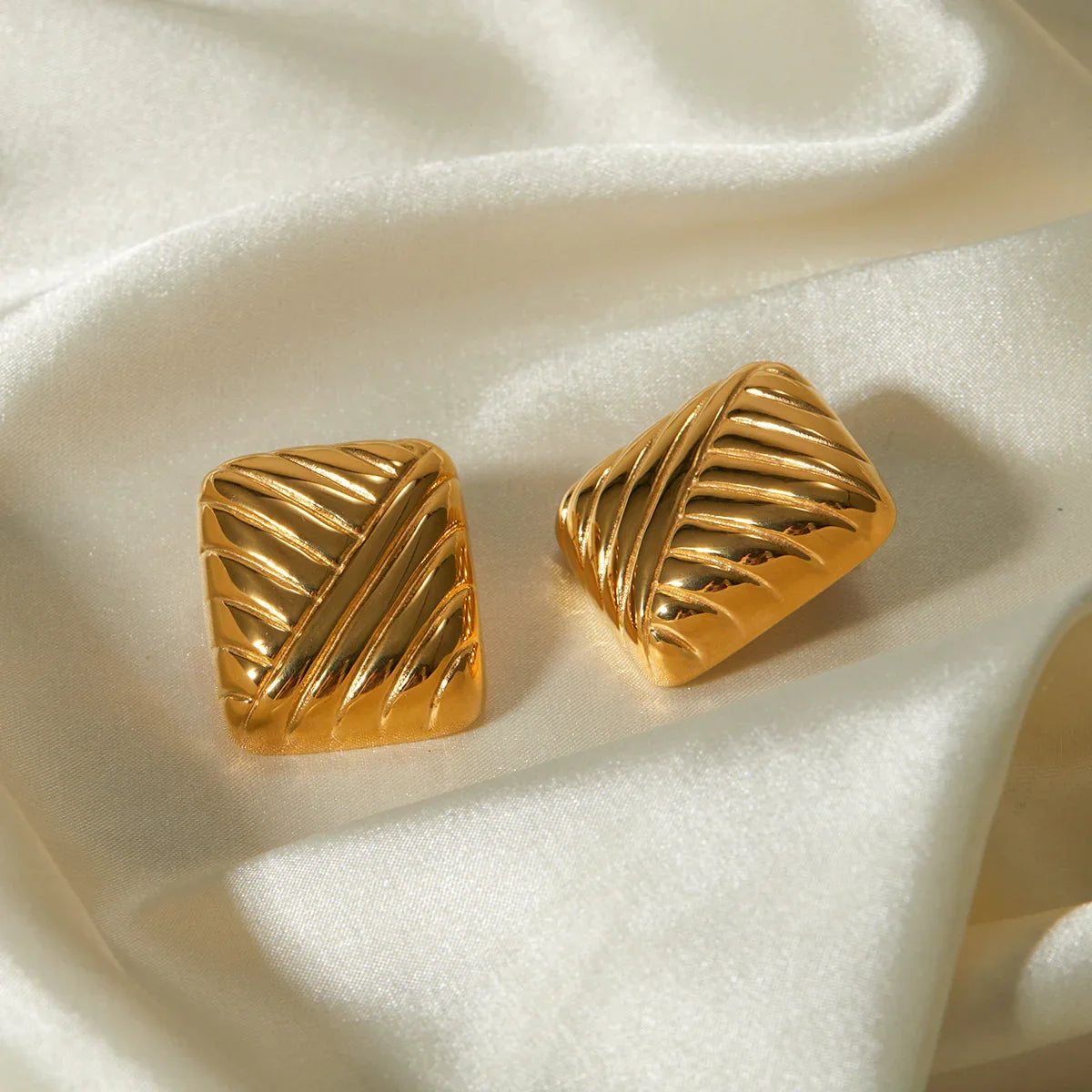 [AuraEcho]Inez Gold Earrings