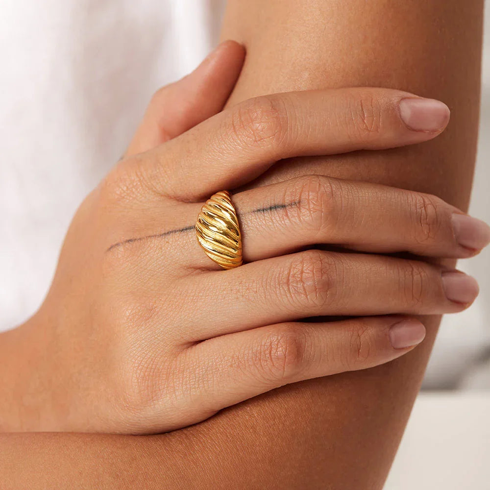 [AuraEcho]Mia Gold Croissant Ring