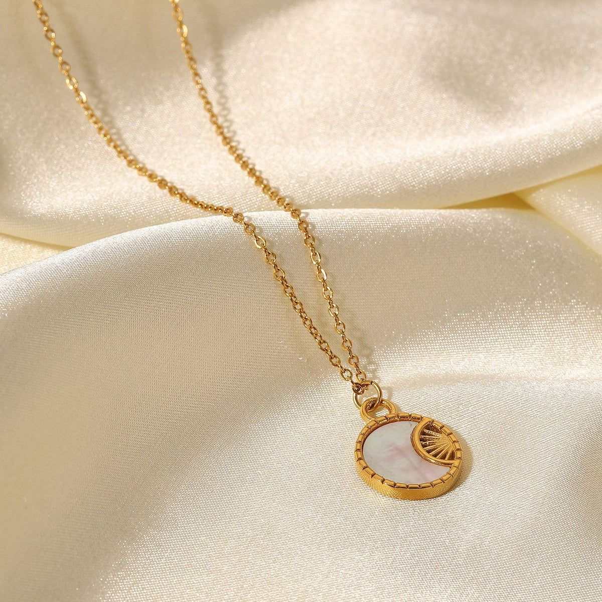 [AuraEcho]Brooklyn Freshwater Pearl Necklace