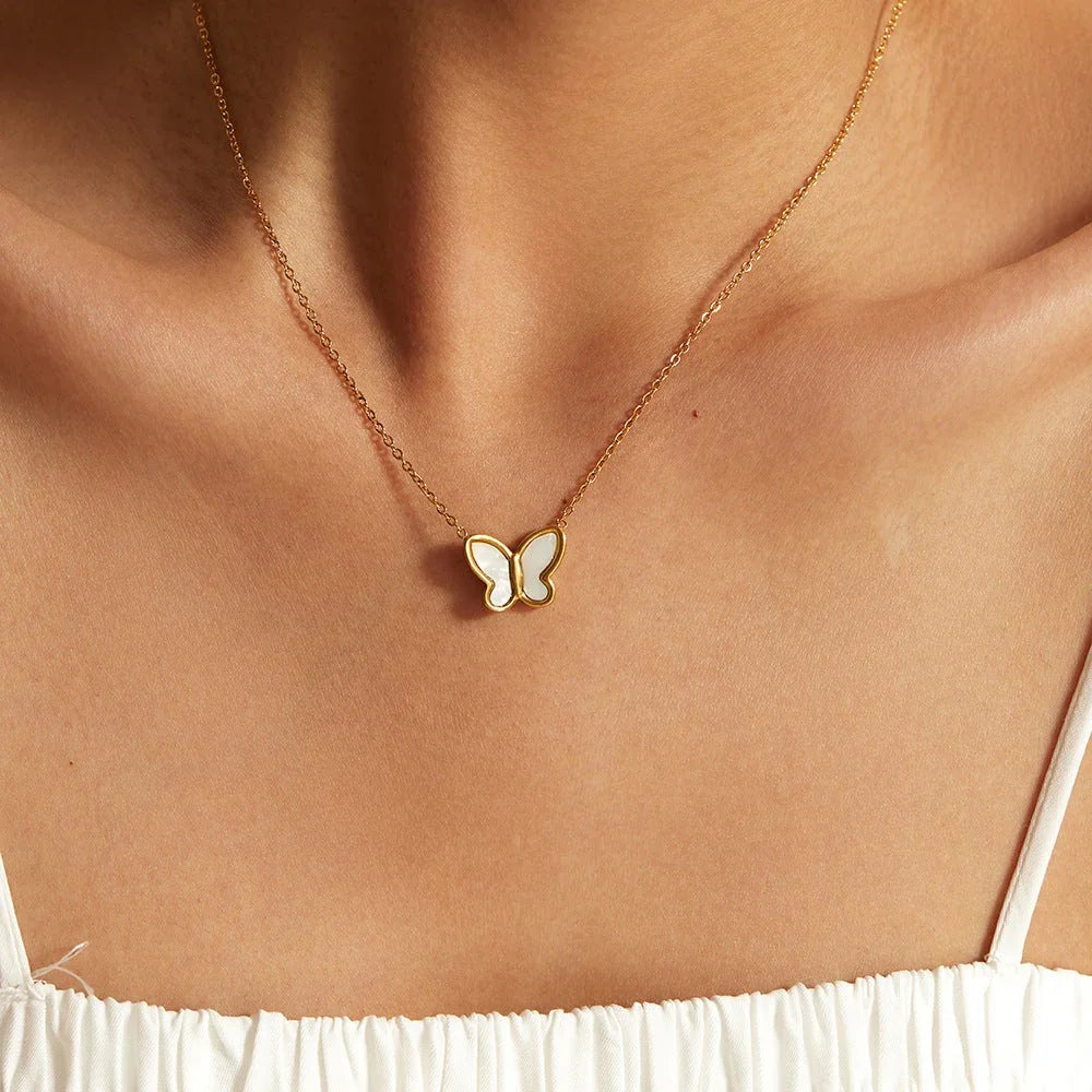 [AuraEcho]Flutterby Mother of Pearl Necklace