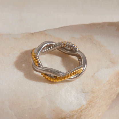 [AuraEcho]Nerisse Two-Tone Twist Ring