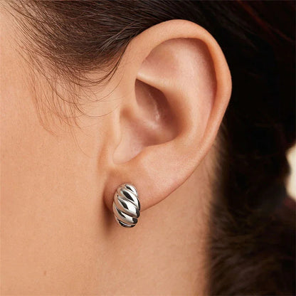 [AuraEcho]Croissant Huggie Earrings