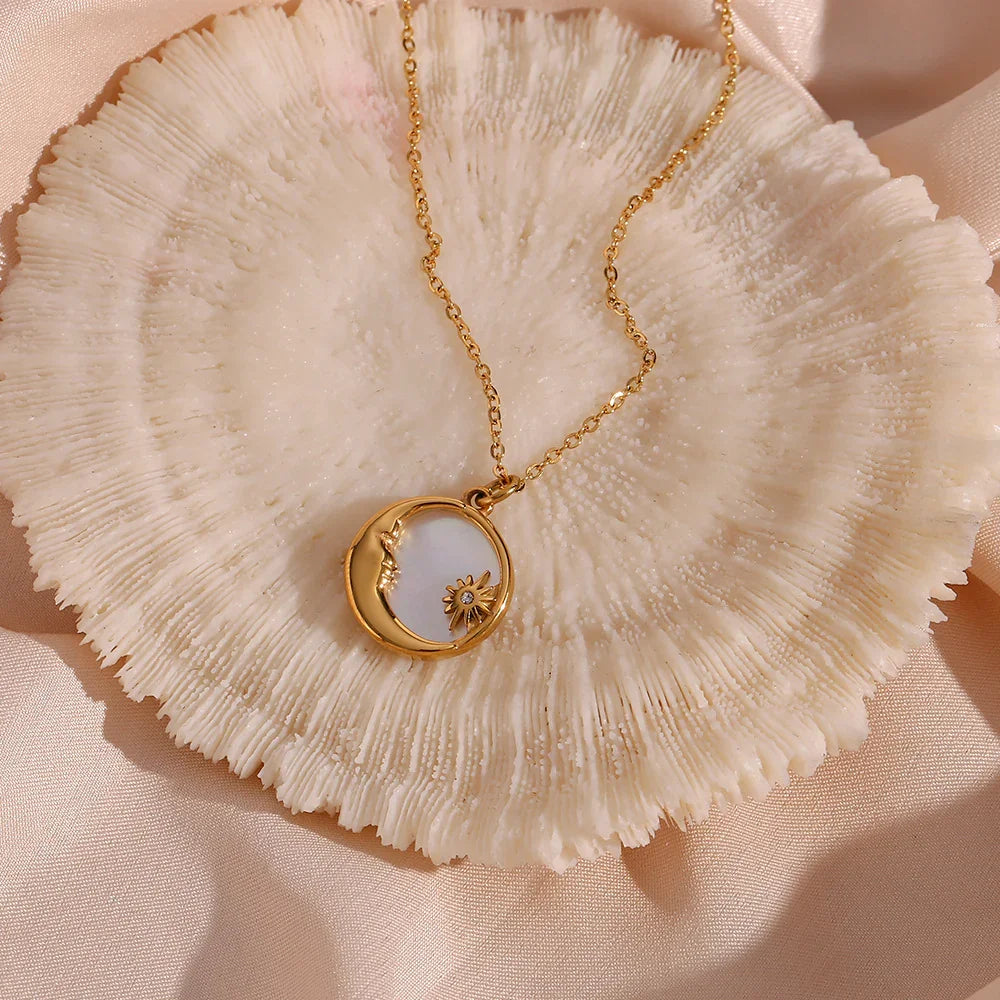 [AuraEcho]Evangeline Lunar Gold Necklace