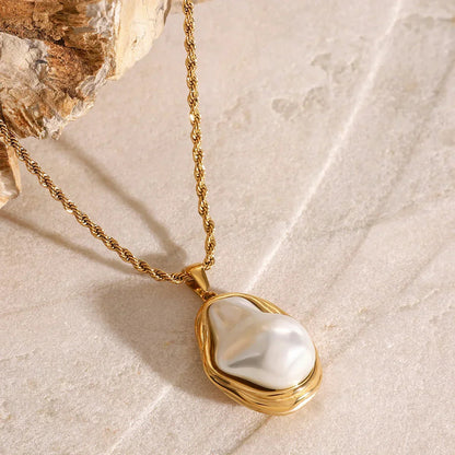 [AuraEcho]Carly Mother Of Pearl Pendant