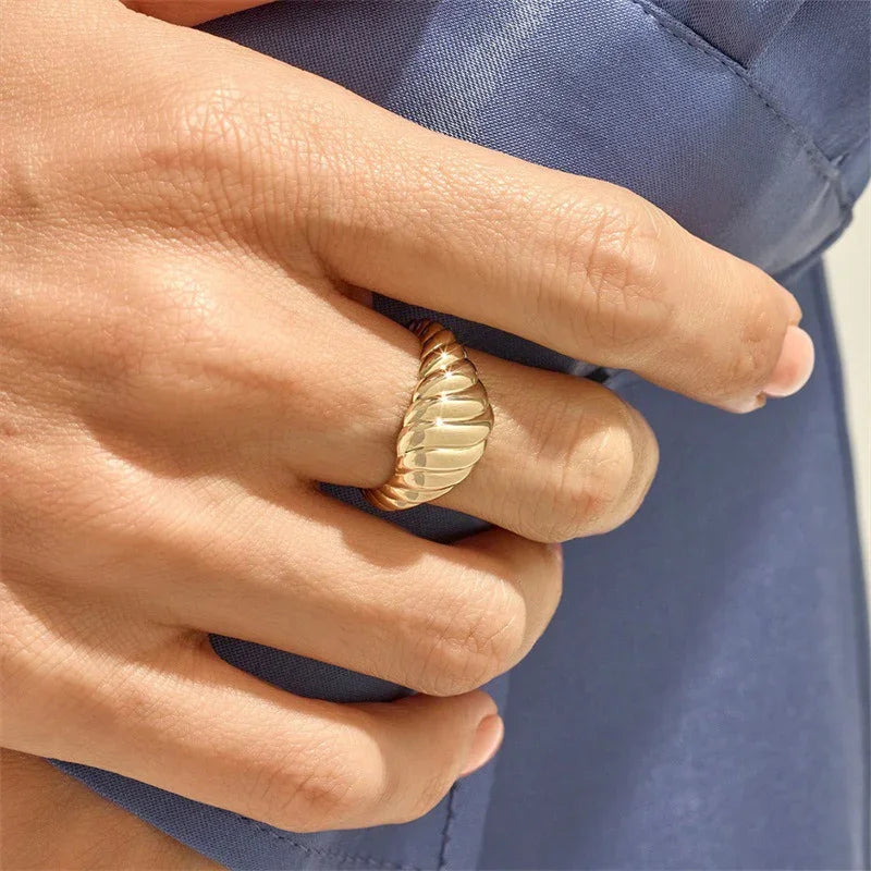 [AuraEcho]Ylenna Gold Croissant Ring
