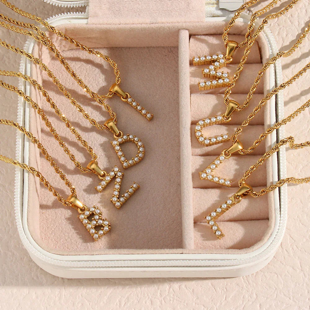 [AuraEcho]Elodie Initial Letter Pearl Necklace
