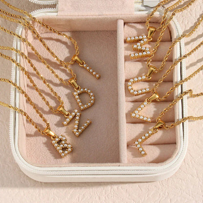 [AuraEcho]Elodie Initial Letter Pearl Necklace