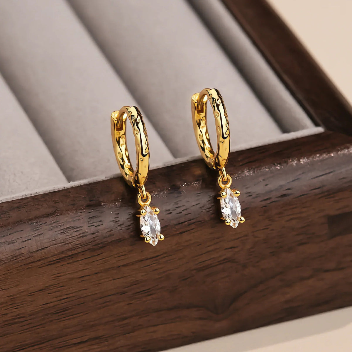 [AuraEcho]Shayla Hammered Diamond Hoops