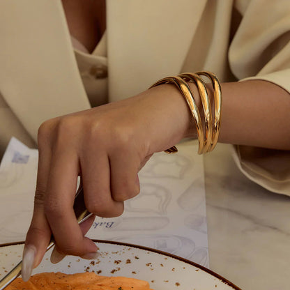 [AuraEcho]Meredith Triple Layer Gold Bangle