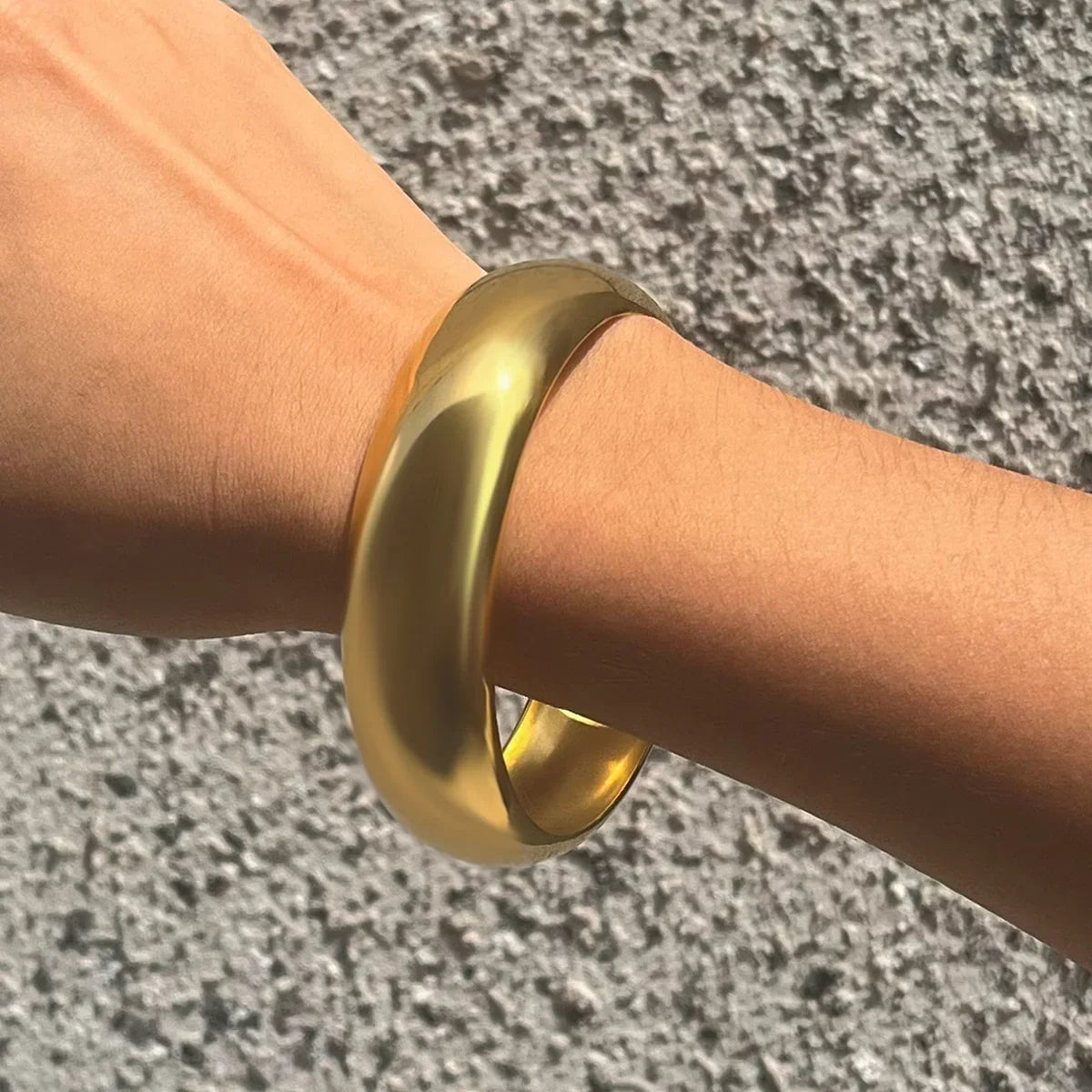 [AuraEcho]Maelis Smooth Gold Bangle