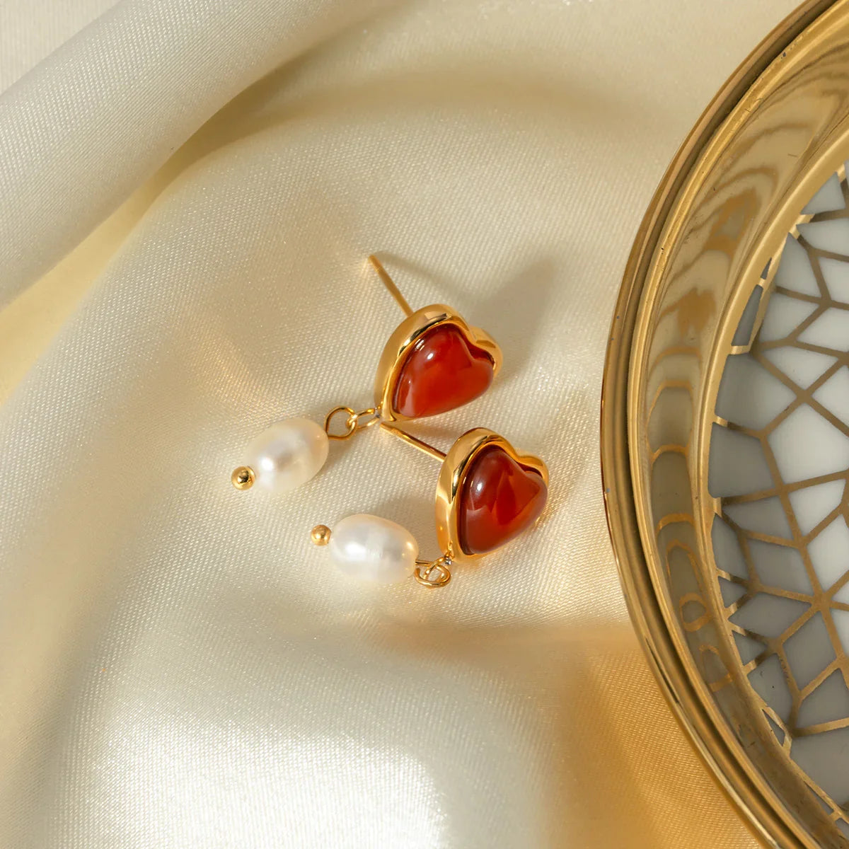 [AuraEcho]Sabina Pearl Heart Gold Earrings