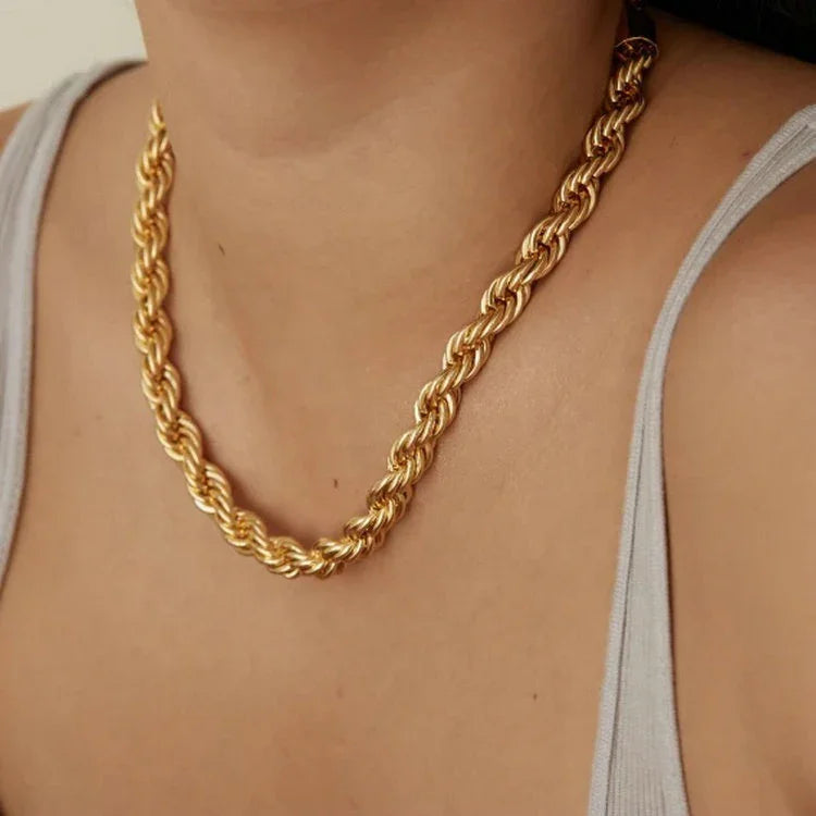 [AuraEcho]Mila Golden Twist Necklace