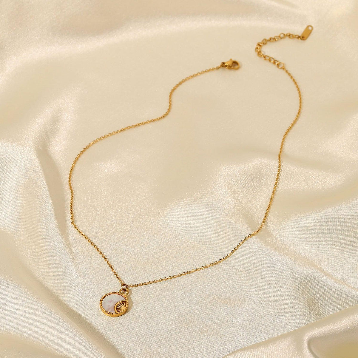 [AuraEcho]Brooklyn Freshwater Pearl Necklace