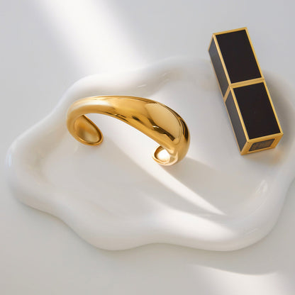 [AuraEcho]Jessa Sculpted Gold Bangle