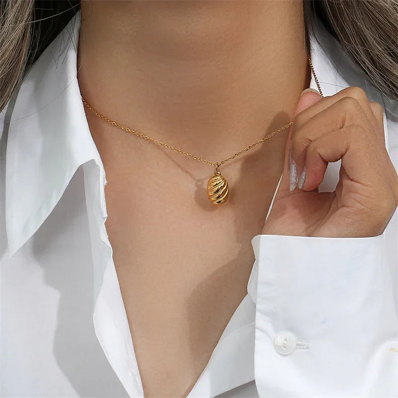 [AuraEcho]Linda Gold Croissant Necklace