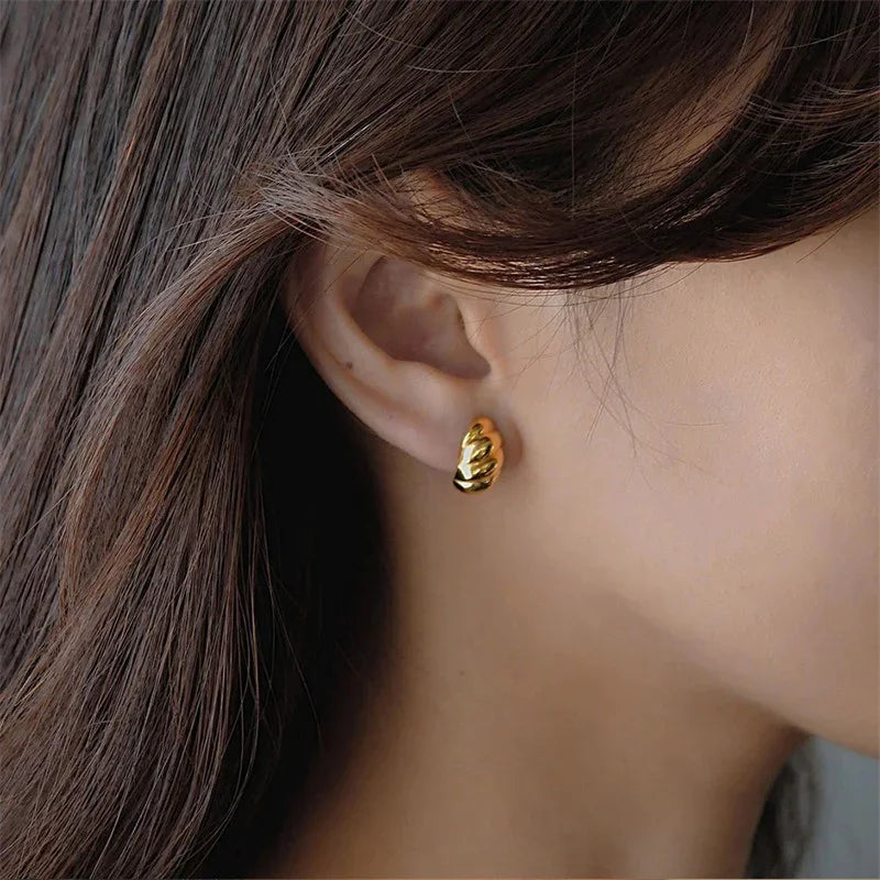 [AuraEcho]Croissant Huggie Earrings