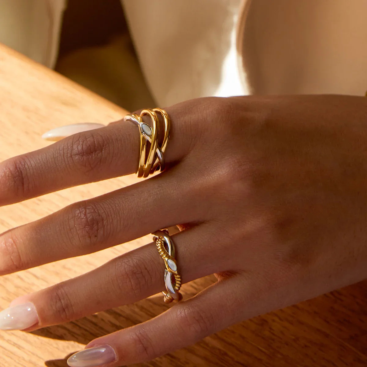 [AuraEcho]Nerisse Two-Tone Twist Ring