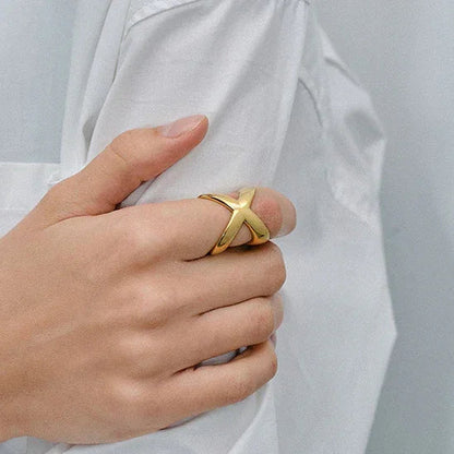 [AuraEcho]Carolyn Gold Cross Ring