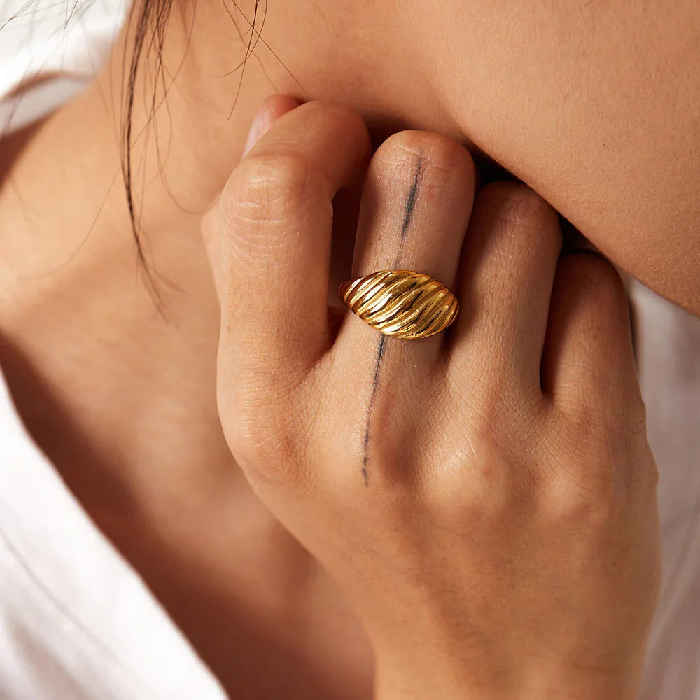 [AuraEcho]Mia Gold Croissant Ring