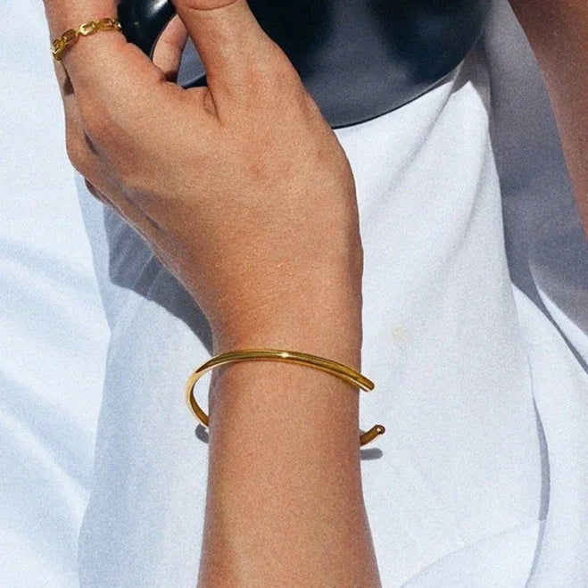 [AuraEcho]Ara Gold Bangle