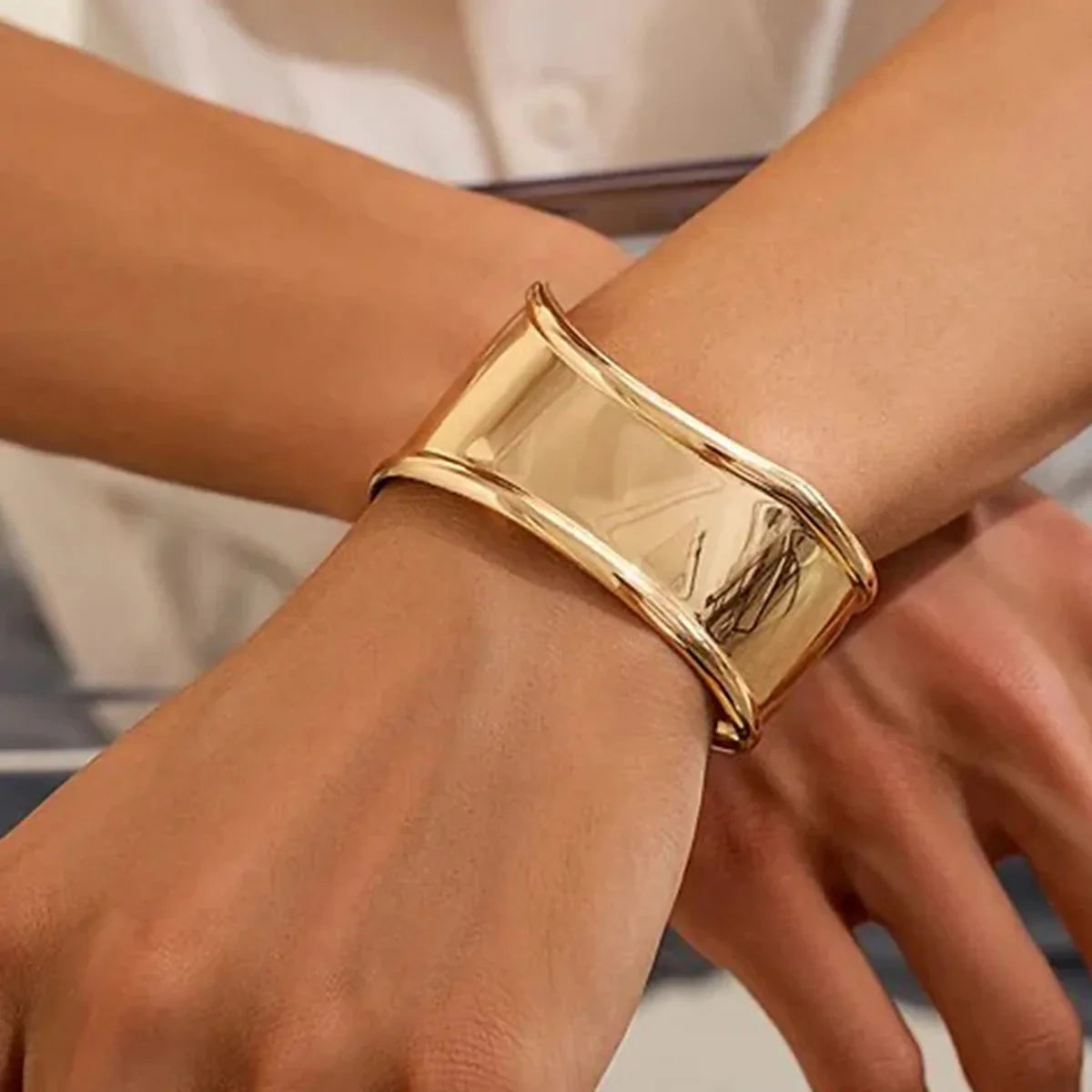 [AuraEcho]Nellie Smooth Gold Cuff