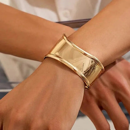 [AuraEcho]Nellie Smooth Gold Cuff