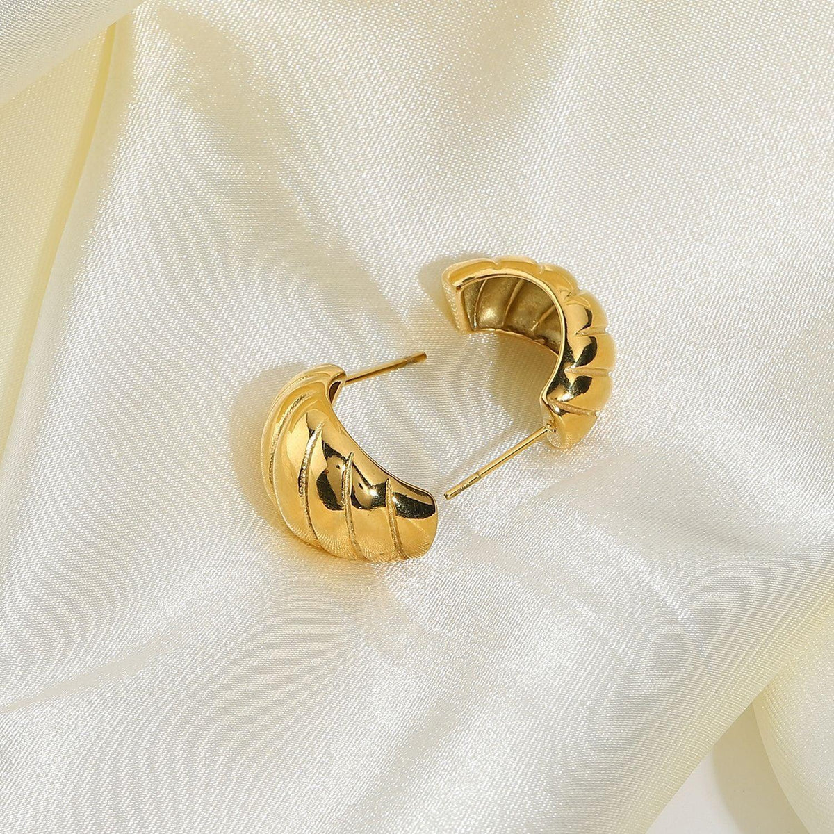 [AuraEcho]Kelsey Gold Earrings