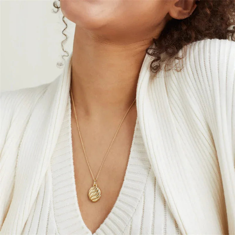 [AuraEcho]Linda Gold Croissant Necklace