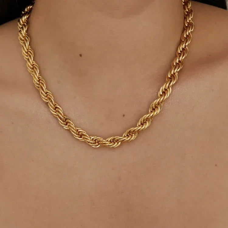 [AuraEcho]Mila Golden Twist Necklace