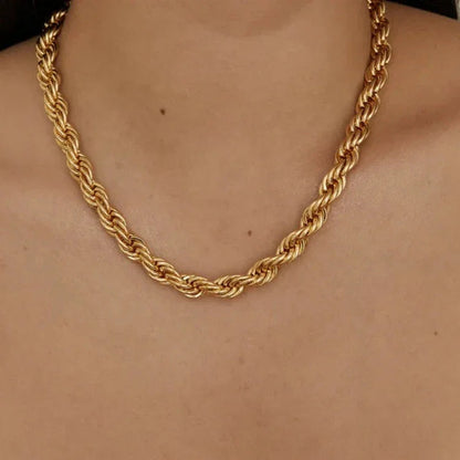[AuraEcho]Mila Golden Twist Necklace