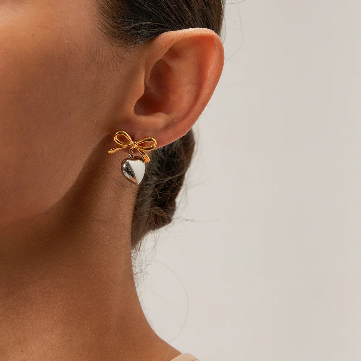 [AuraEcho]Rowanne Two Tone French Knot Heart Earrings