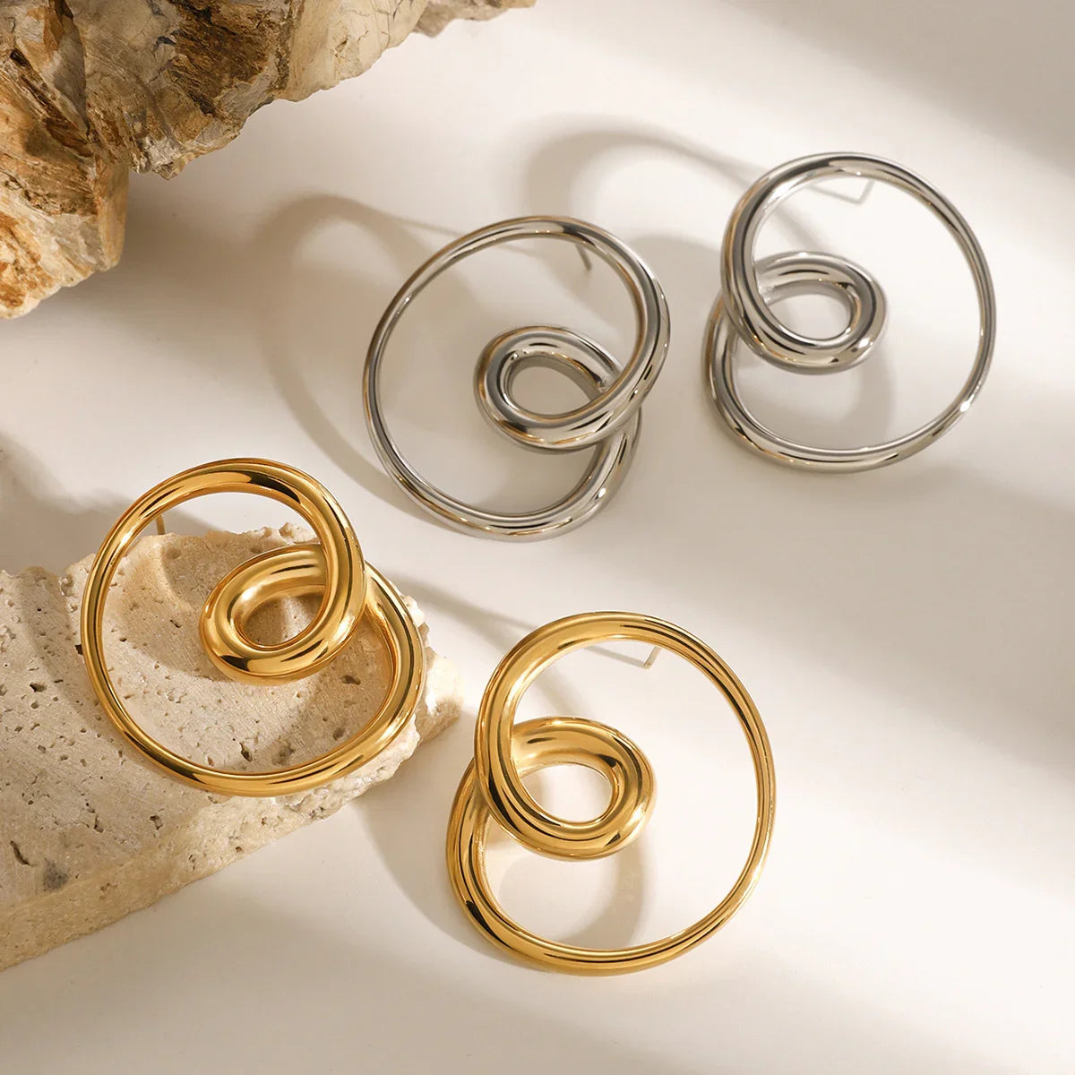 [AuraEcho]Angelique Golden Twist Earrings