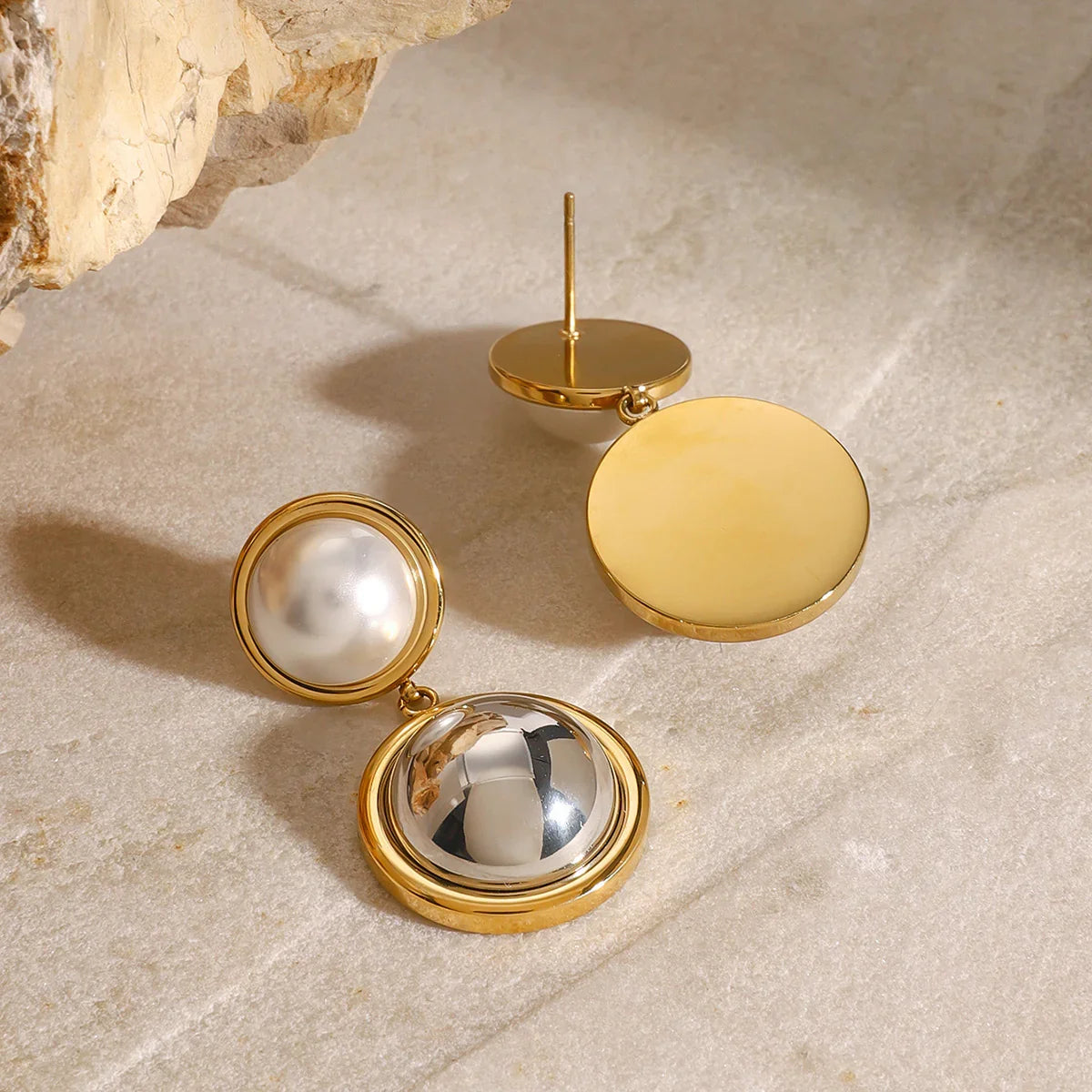 [AuraEcho]Avery Pearl Dome Earrings