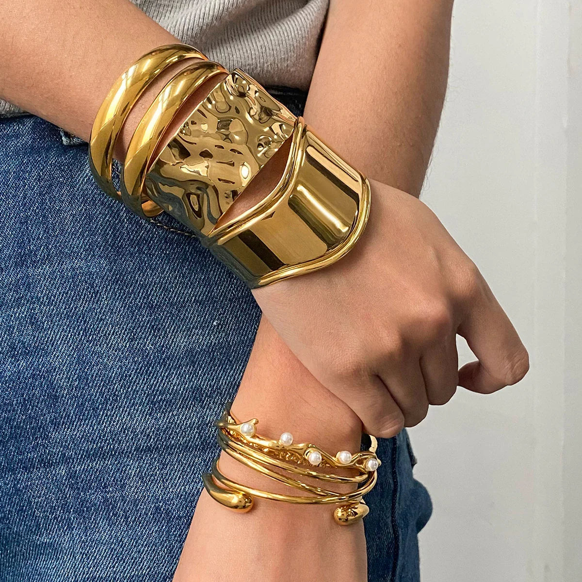 [AuraEcho]Izza Smooth Gold Cuff