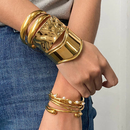 [AuraEcho]Izza Smooth Gold Cuff